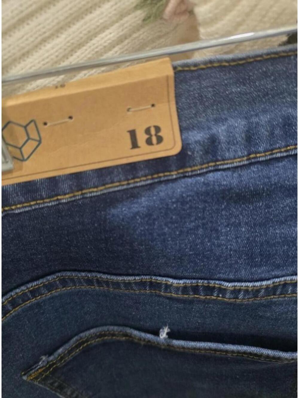 Blue Turtle Plus Jeans - Picture 14 of 15